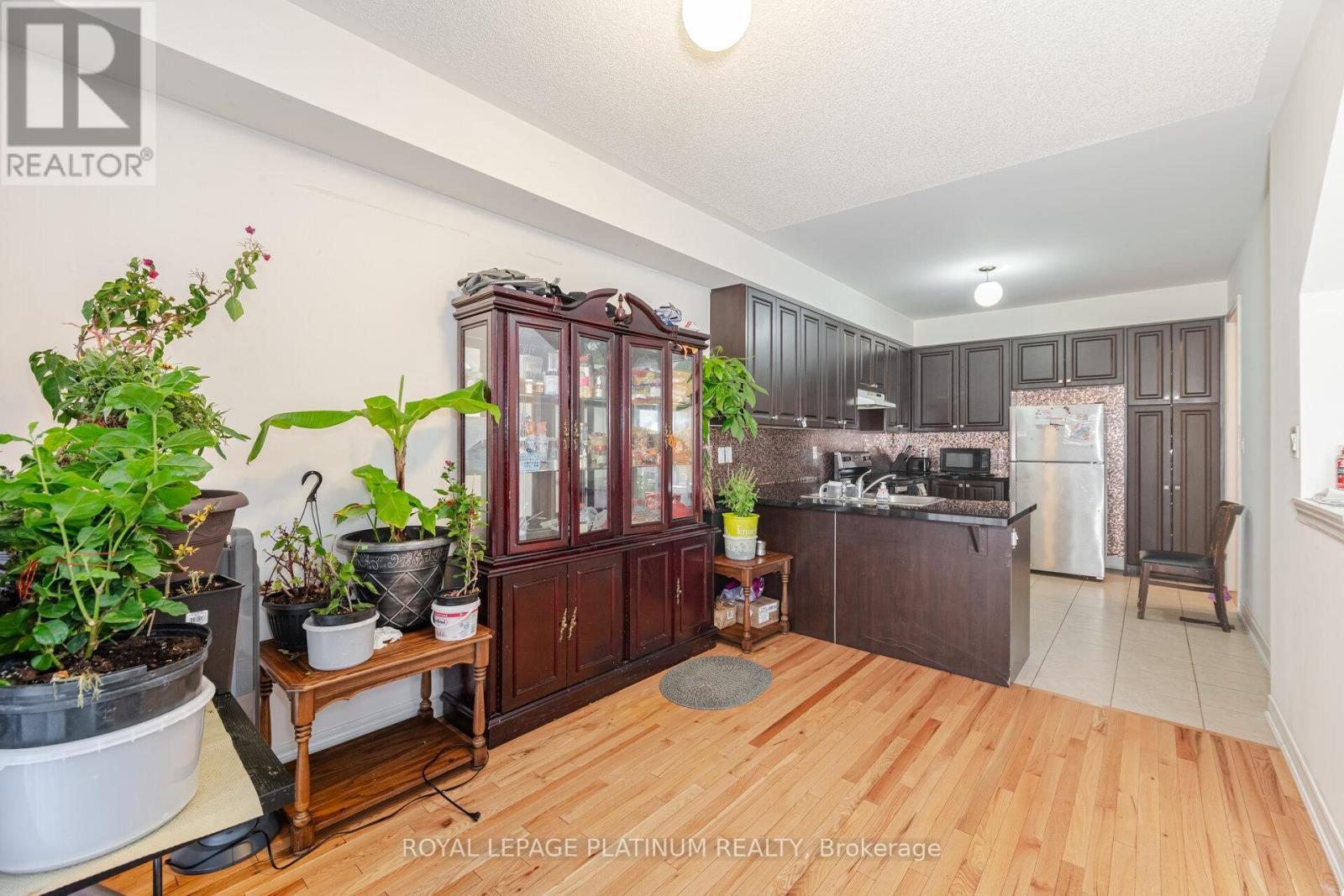 20 Haymarket Drive, Brampton, ON - Indoor