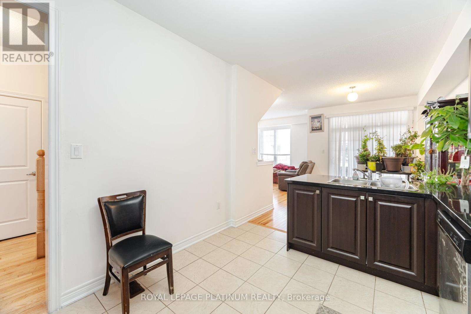 20 Haymarket Drive, Brampton, ON - Indoor