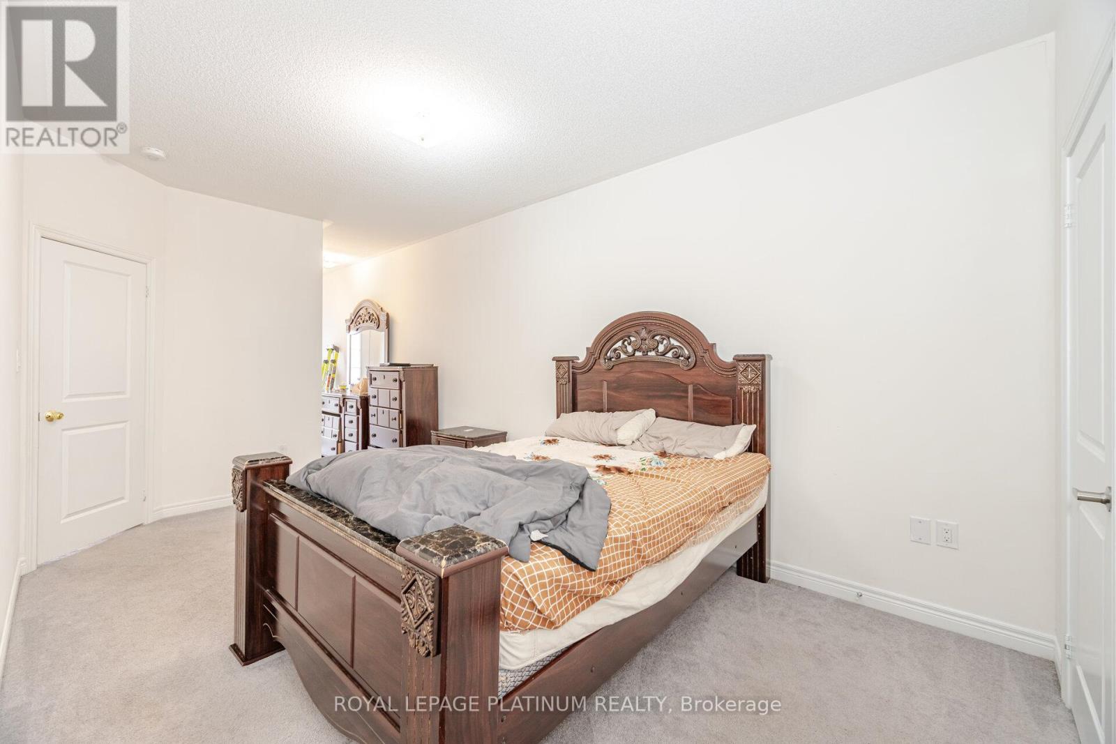 20 Haymarket Drive, Brampton, ON - Indoor Photo Showing Bedroom