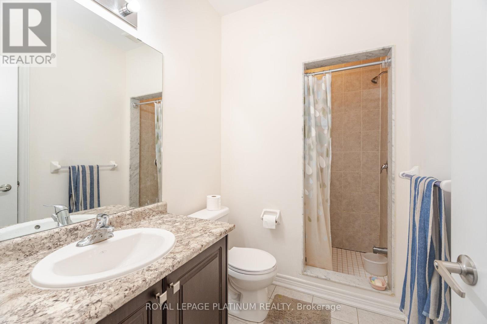 20 Haymarket Drive, Brampton, ON - Indoor Photo Showing Bathroom
