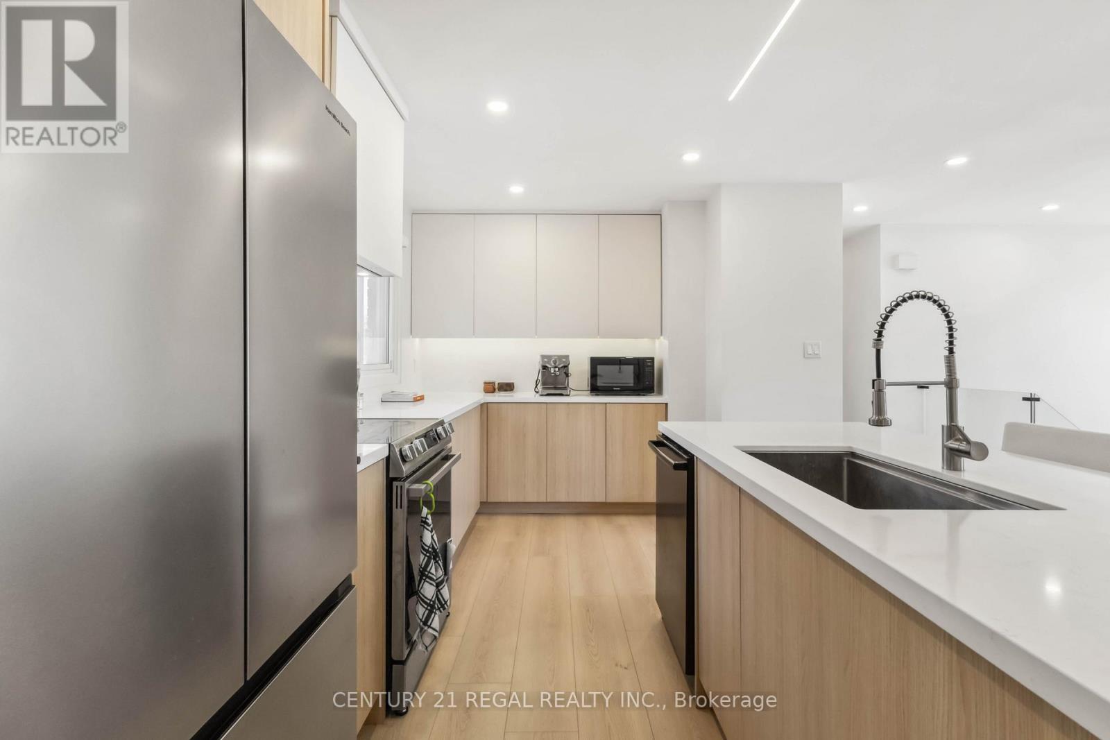 26 Sir Bedevere Place, Markham, ON - Indoor Photo Showing Kitchen