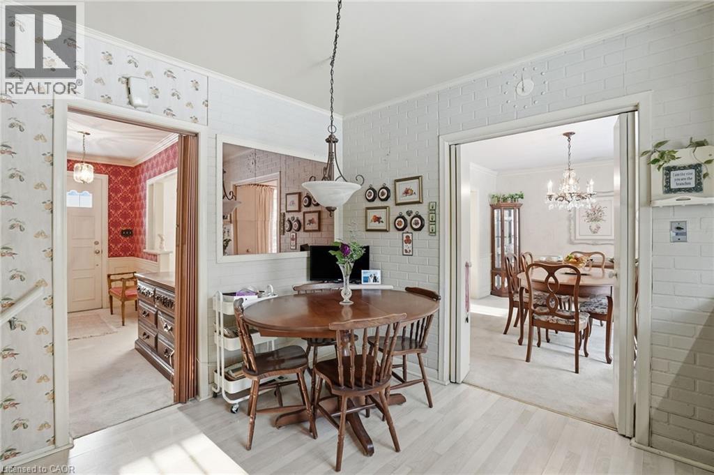 167 Fallingbrook Drive, Hamilton, ON - Indoor Photo Showing Dining Room