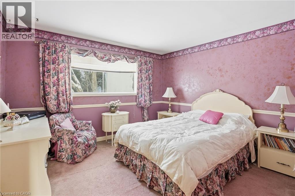 167 Fallingbrook Drive, Hamilton, ON - Indoor Photo Showing Bedroom
