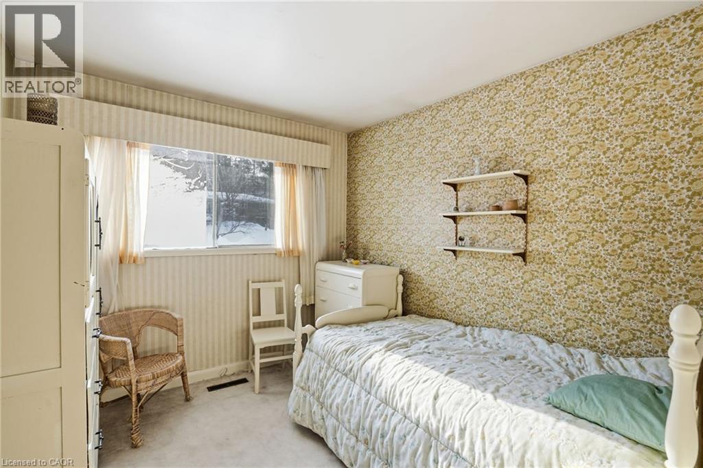 167 Fallingbrook Drive, Hamilton, ON - Indoor Photo Showing Bedroom