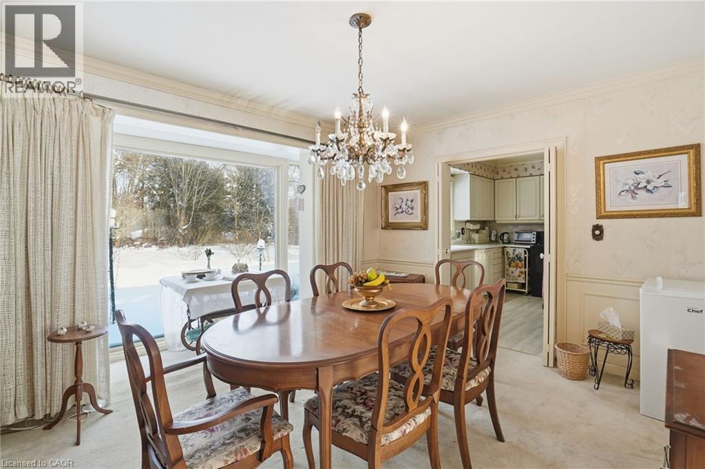 167 Fallingbrook Drive, Hamilton, ON - Indoor Photo Showing Dining Room