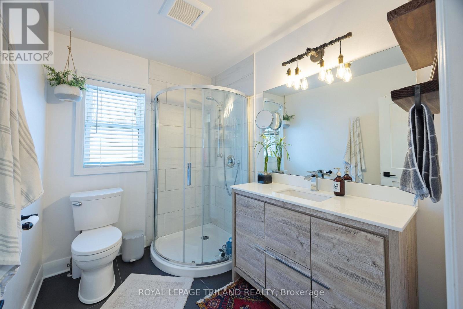 662 Eden Avenue, London South (South R), ON - Indoor Photo Showing Bathroom