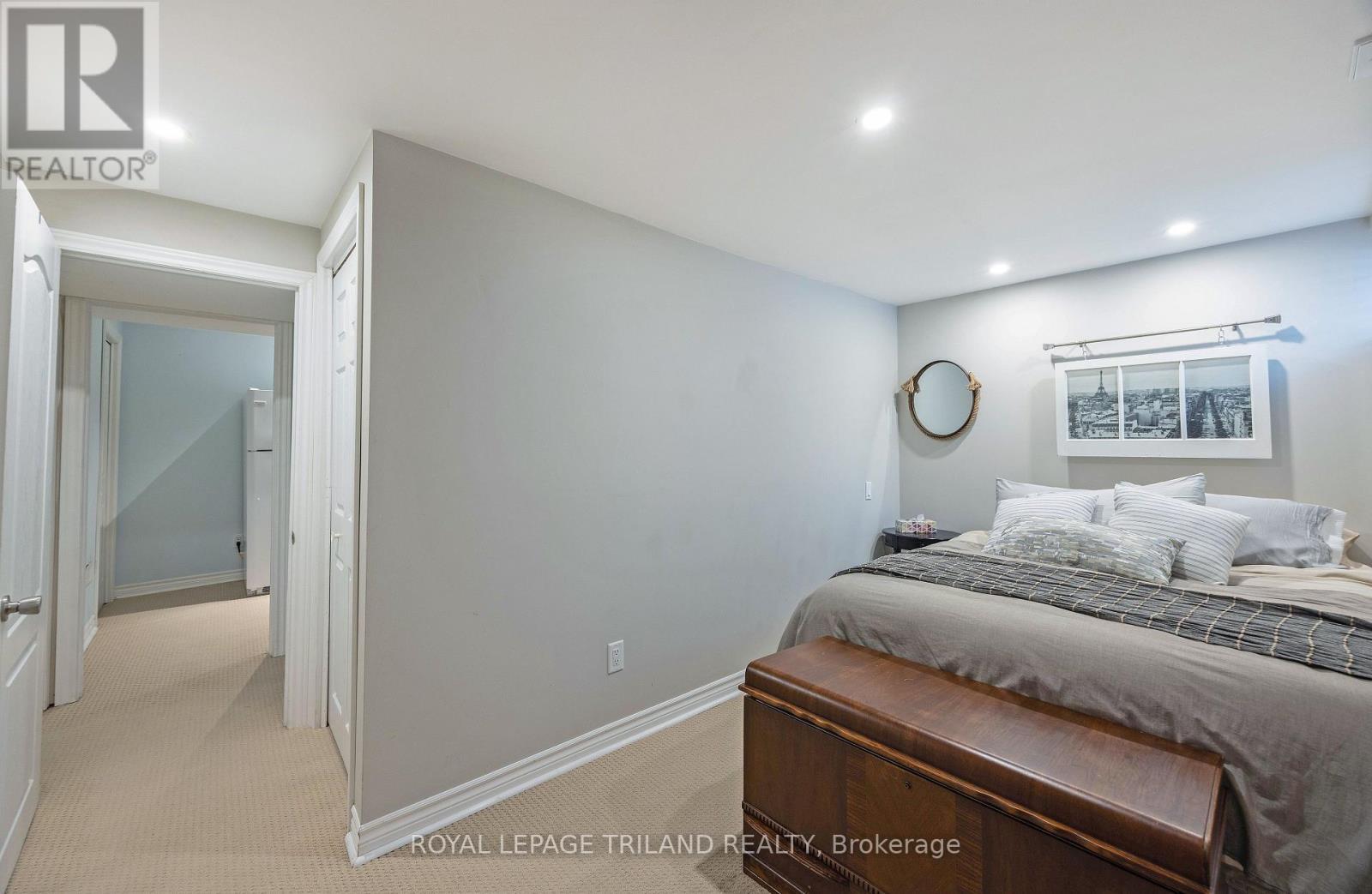 662 Eden Avenue, London South (South R), ON - Indoor Photo Showing Bedroom