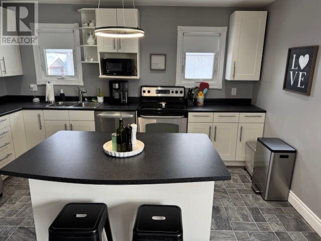 86 Gordon Ave, Thunder Bay, ON - Indoor Photo Showing Kitchen With Double Sink