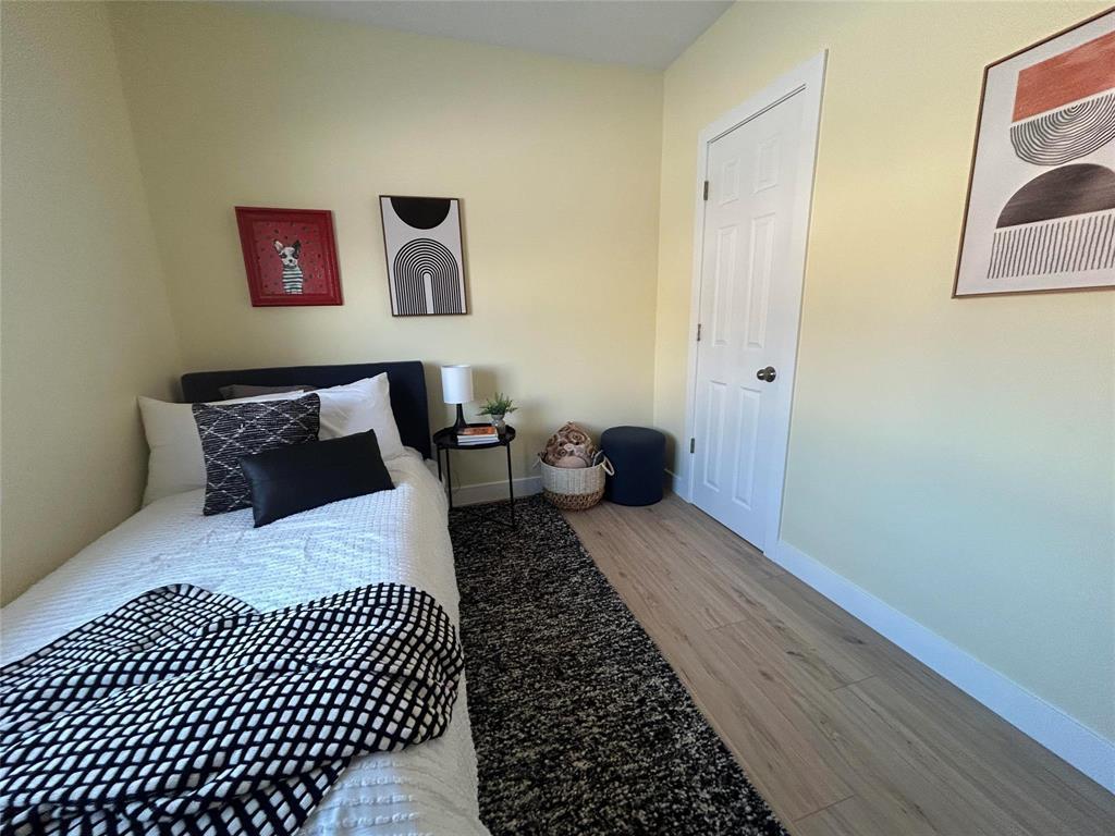 11 Portland Avenue, Winnipeg, MB - Indoor Photo Showing Bedroom