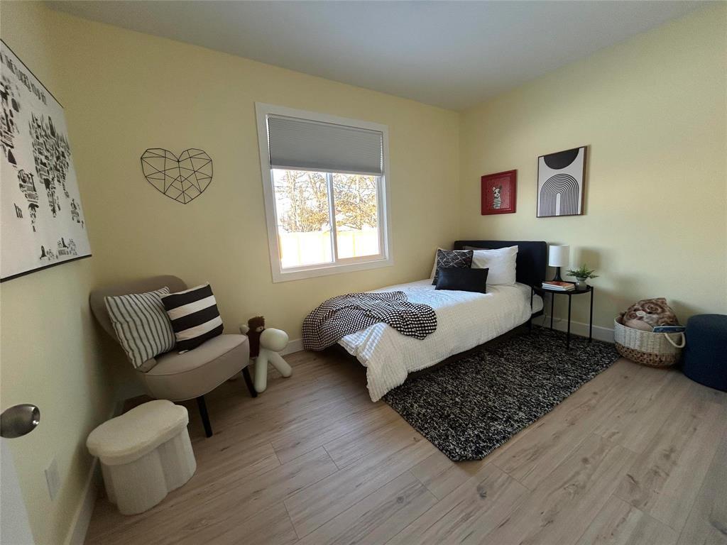 11 Portland Avenue, Winnipeg, MB - Indoor Photo Showing Bedroom