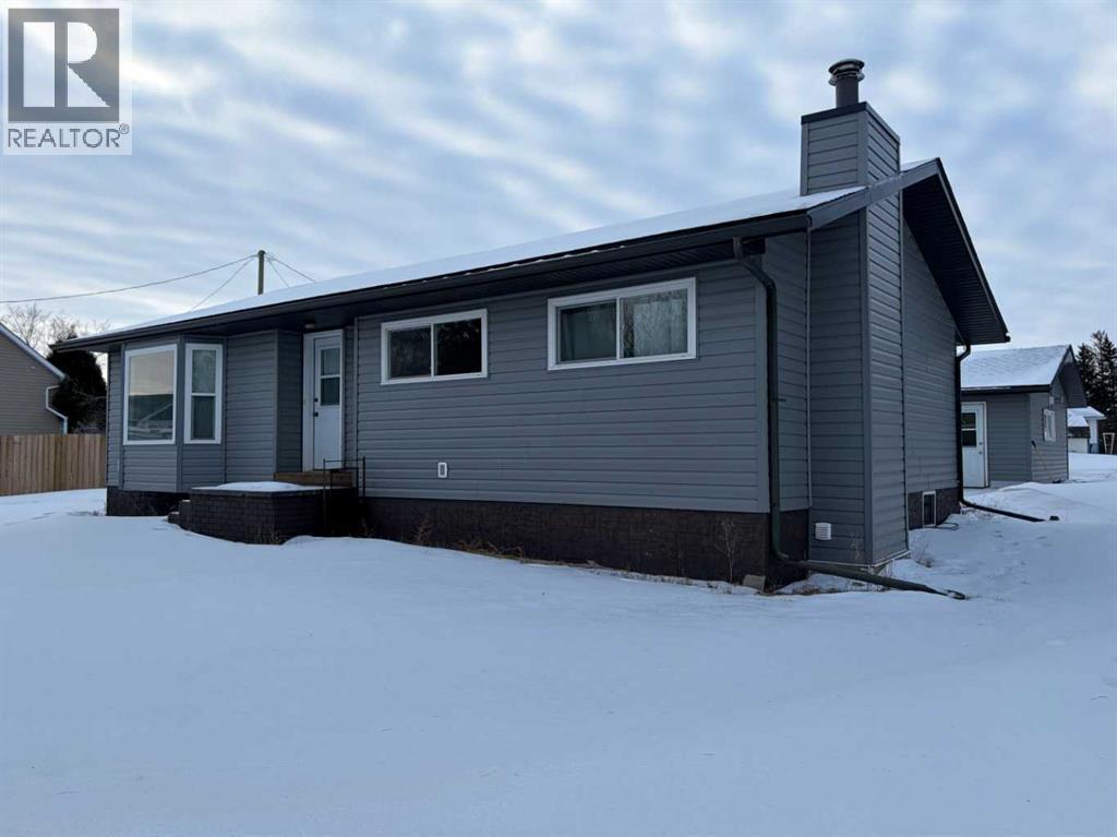 100 Balaclava Street, Veteran, AB - Outdoor