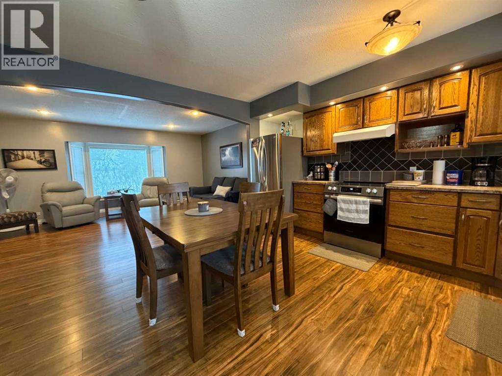 100 Balaclava Street, Veteran, AB - Indoor