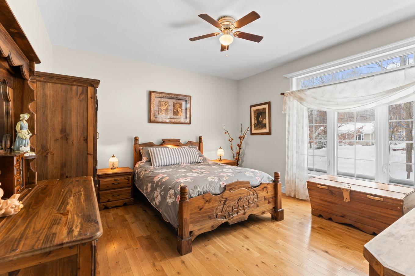 Chambre à coucher principale - 125 Rue Pascal, Sainte-Sophie, QC - Indoor Photo Showing Bedroom