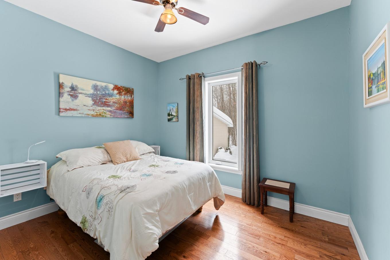 Chambre à coucher - 125 Rue Pascal, Sainte-Sophie, QC - Indoor Photo Showing Bedroom