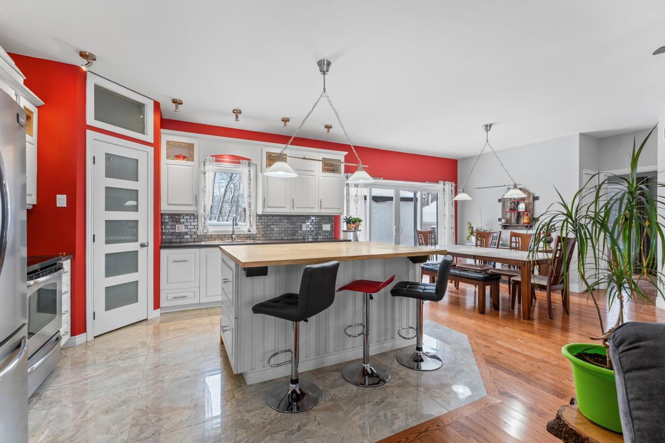 Cuisine - 125 Rue Pascal, Sainte-Sophie, QC - Indoor