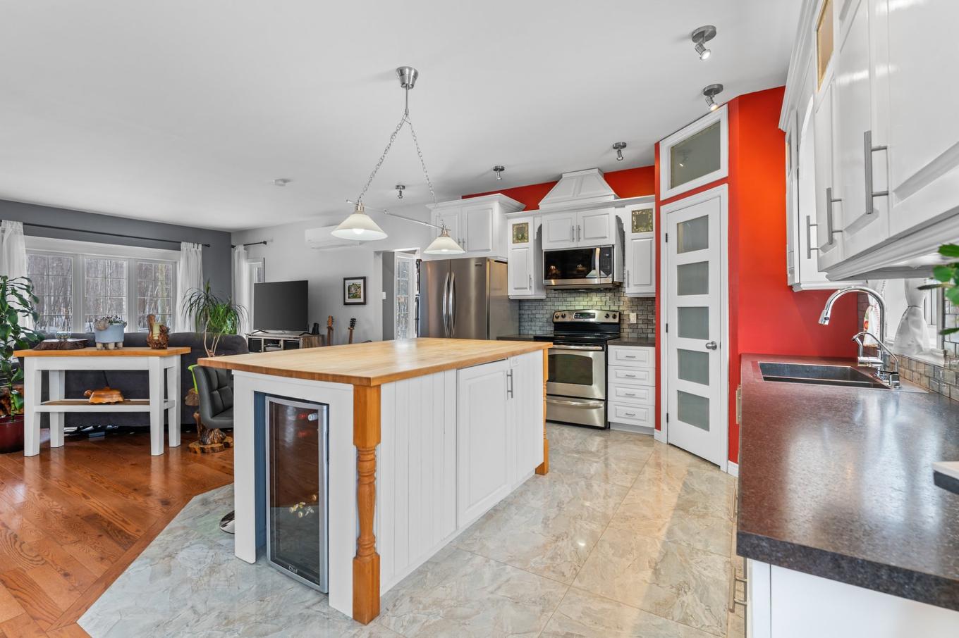Cuisine - 125 Rue Pascal, Sainte-Sophie, QC - Indoor Photo Showing Kitchen With Double Sink With Upgraded Kitchen