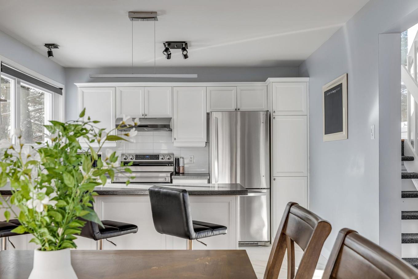 Kitchen - 6665 Rue Des Bourraches, Québec (Les Rivières), QC - Indoor Photo Showing Other Room