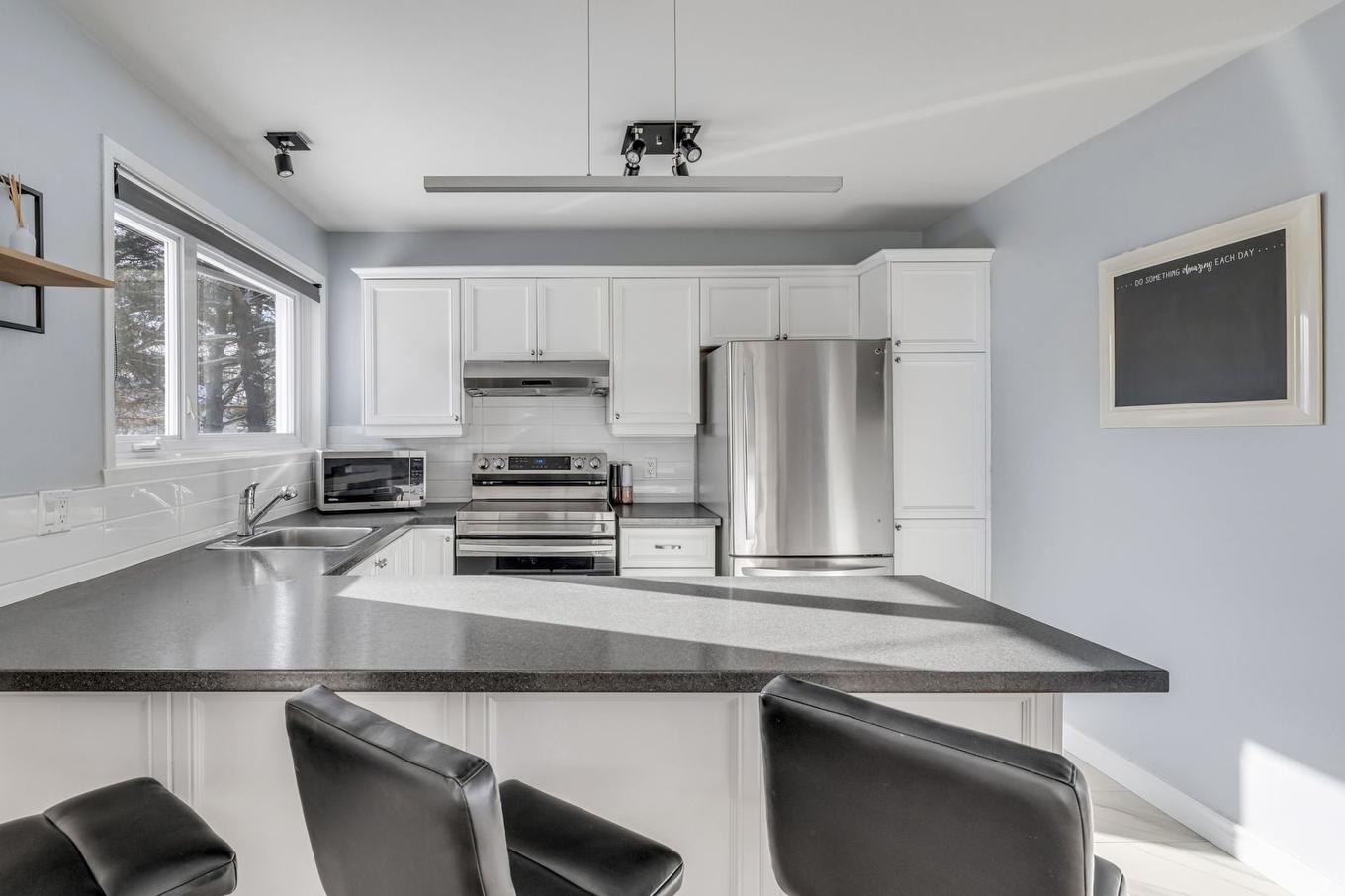 Kitchen - 6665 Rue Des Bourraches, Québec (Les Rivières), QC - Indoor Photo Showing Kitchen