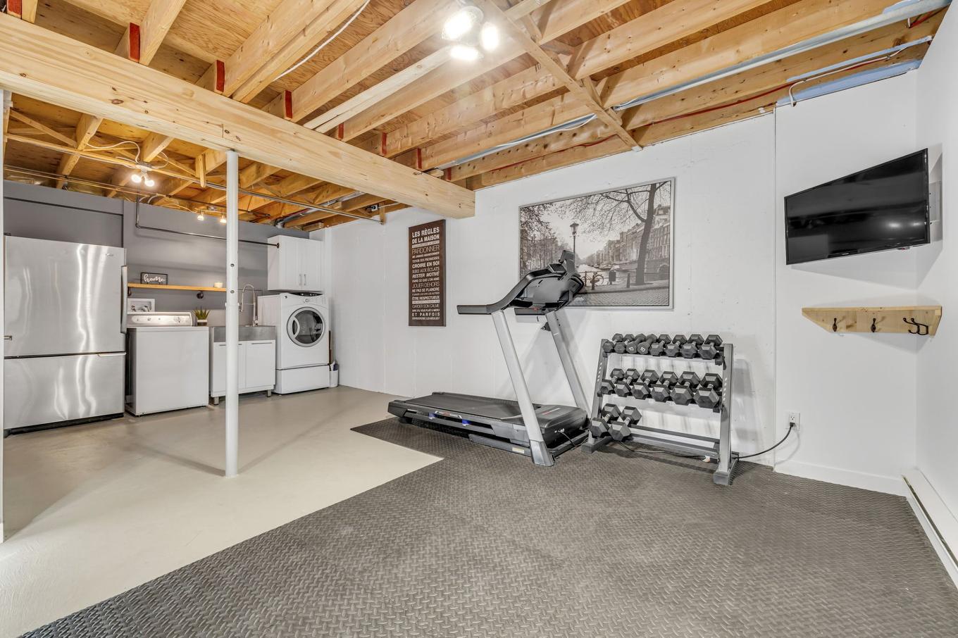 Family room - 6665 Rue Des Bourraches, Québec (Les Rivières), QC - Indoor Photo Showing Basement