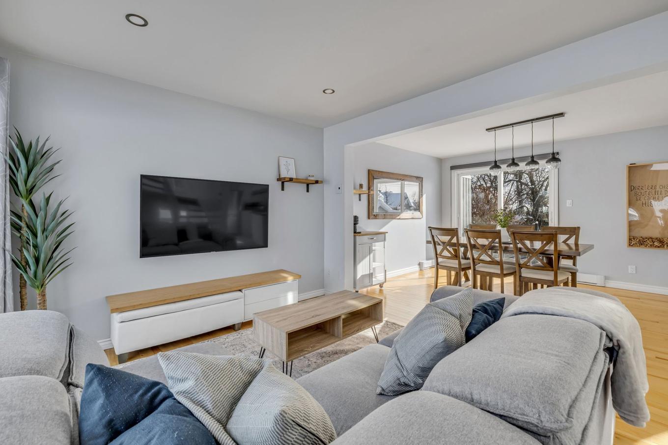 Overall view - 6665 Rue Des Bourraches, Québec (Les Rivières), QC - Indoor Photo Showing Living Room