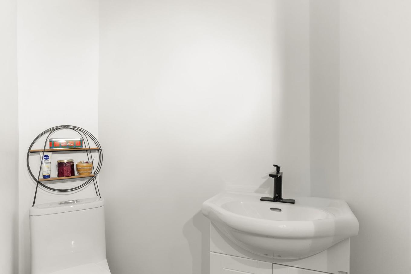 Powder room - 82 Rue De L'Union, Shawinigan, QC - Indoor Photo Showing Bathroom