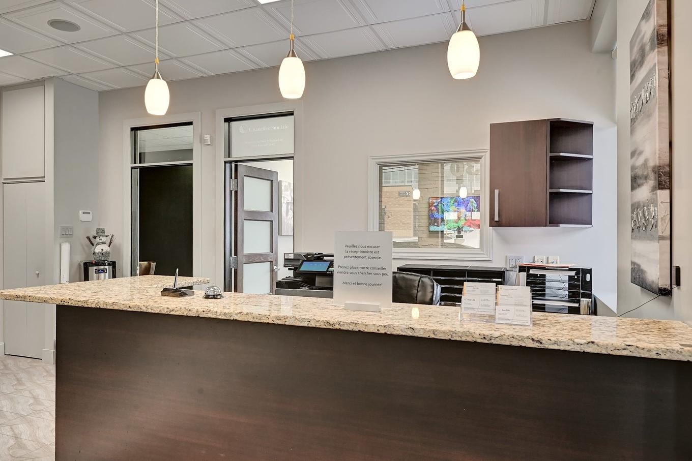 Bureau - 2230 Rue King O., Sherbrooke (Les Nations), QC - Indoor Photo Showing Kitchen With Upgraded Kitchen