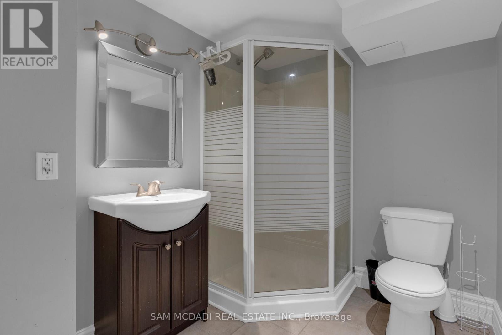 3722 Densbury Drive, Mississauga, ON - Indoor Photo Showing Bathroom