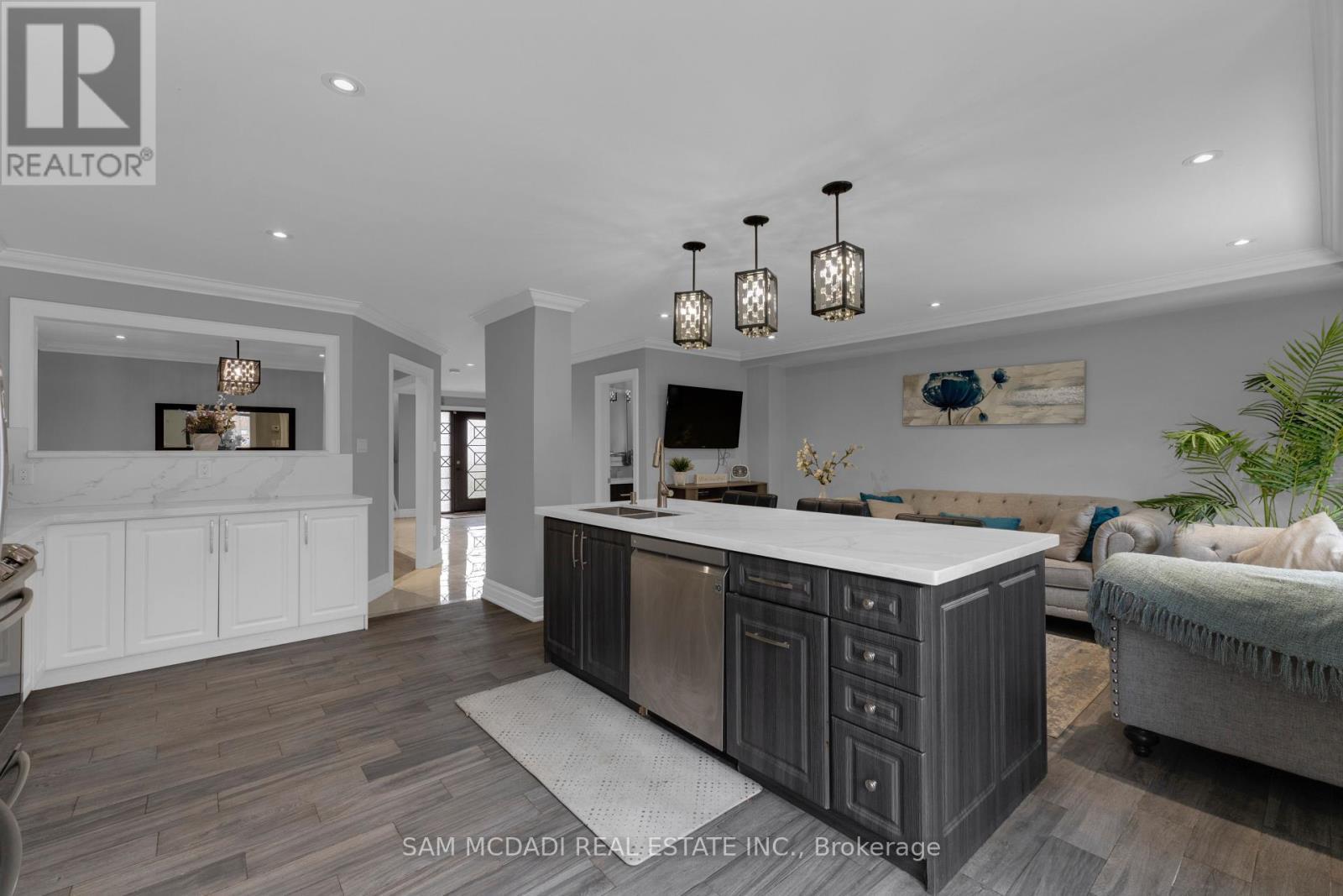 3722 Densbury Drive, Mississauga, ON - Indoor