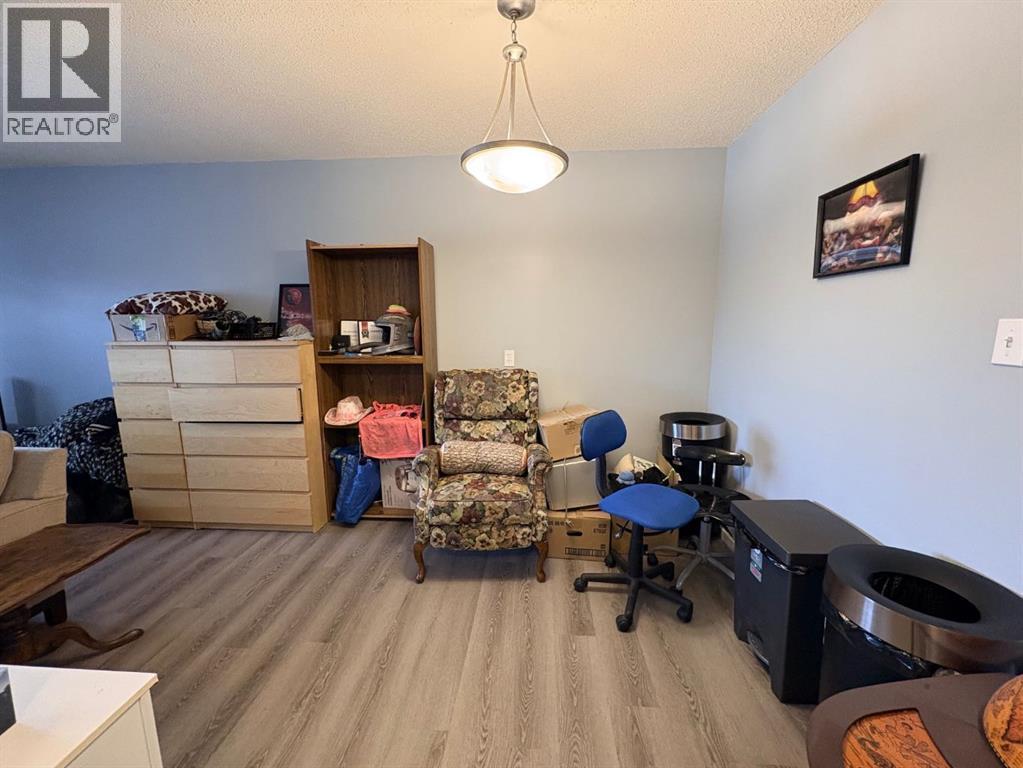308, 85 Foxbend Crescent N, Lethbridge, AB - Indoor