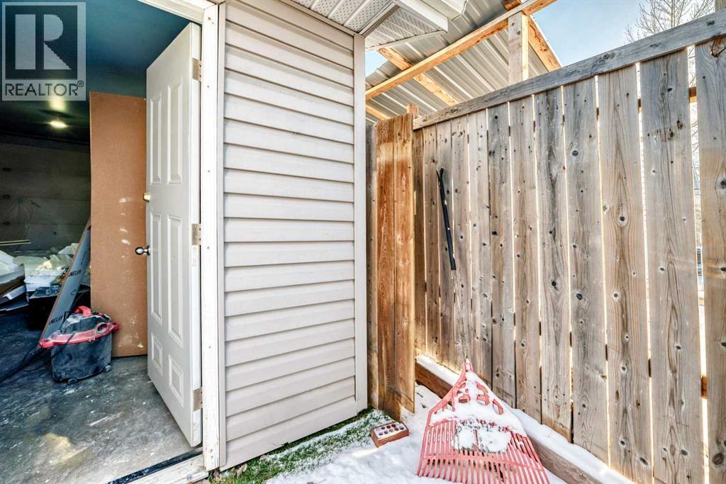 6128 Madigan Drive Ne, Calgary, AB - Outdoor