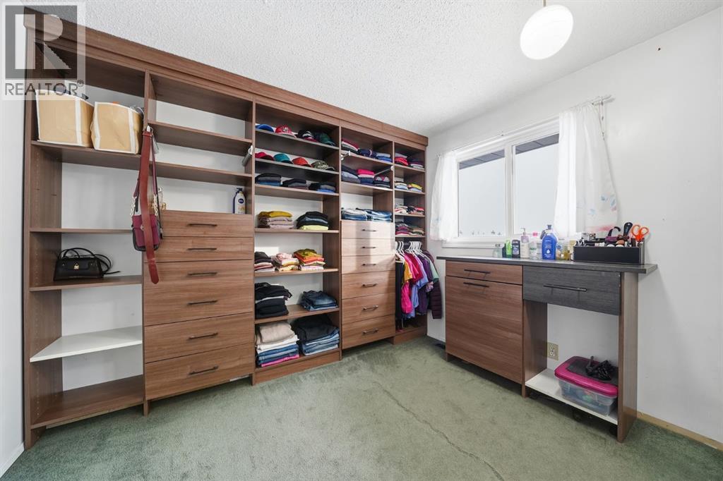 6411 26 Avenue Ne, Calgary, AB - Indoor