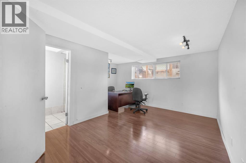 6537 68 Street Ne, Calgary, AB - Indoor