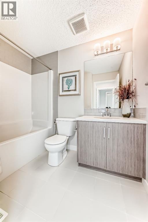 267 Sage Bluff Rise Nw, Calgary, AB - Indoor Photo Showing Bathroom