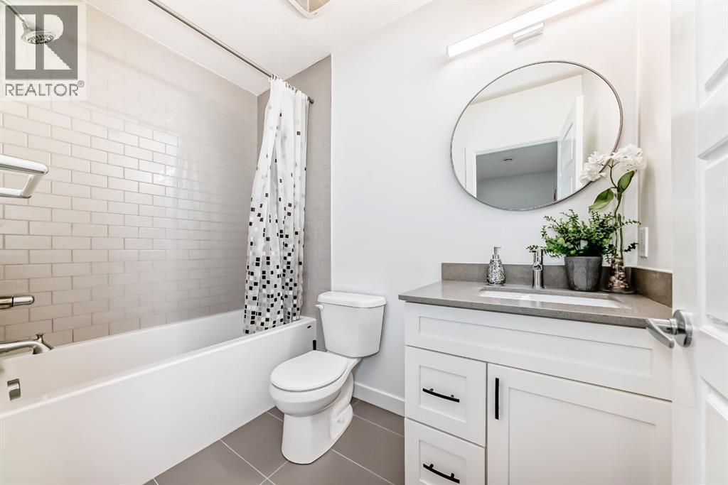267 Sage Bluff Rise Nw, Calgary, AB - Indoor Photo Showing Bathroom