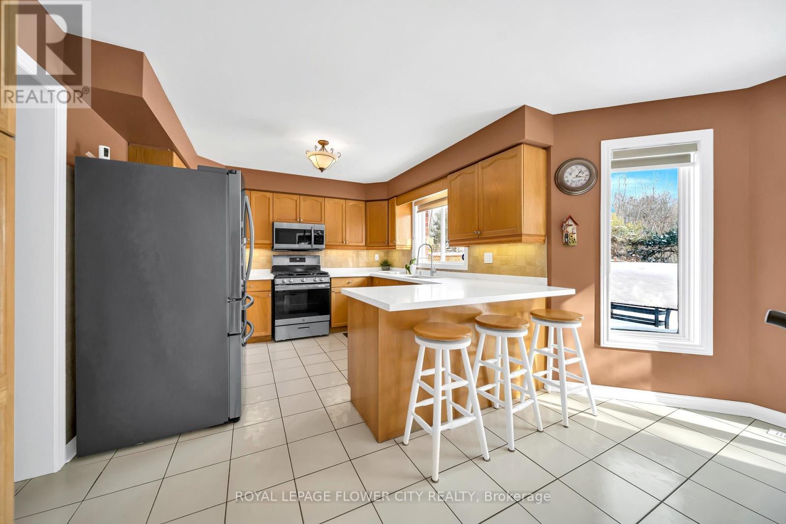 1340 Whitewater Lane, Mississauga, ON - Indoor Photo Showing Kitchen