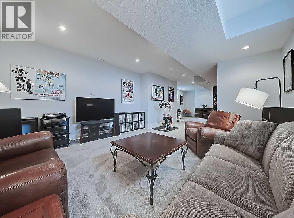 14 Rosetree Road Nw, Calgary, AB - Indoor Photo Showing Living Room