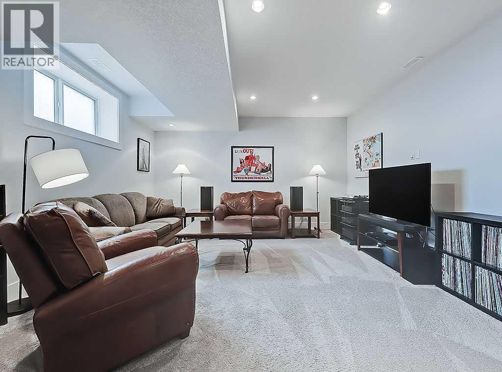 14 Rosetree Road Nw, Calgary, AB - Indoor Photo Showing Living Room