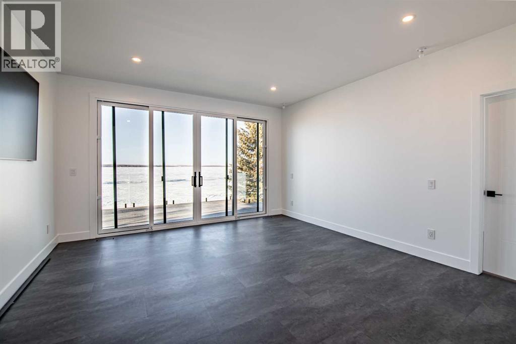 158 Jarvis Bay Drive, Jarvis Bay, AB - Indoor Photo Showing Other Room