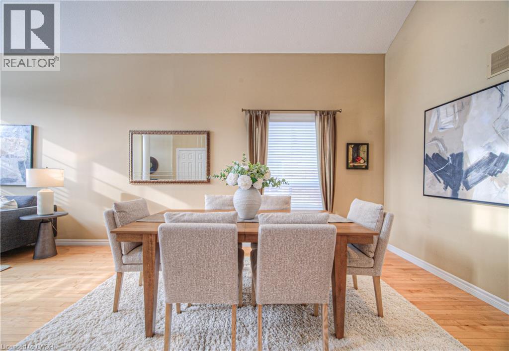 152 Lena Crescent, Cambridge, ON - Indoor Photo Showing Dining Room