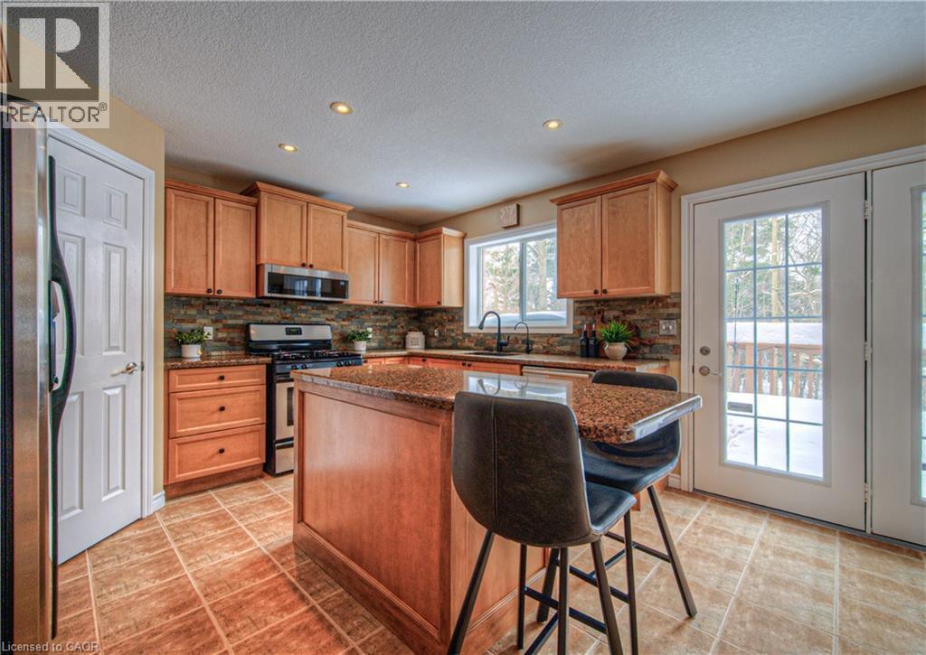 152 Lena Crescent, Cambridge, ON - Indoor Photo Showing Kitchen