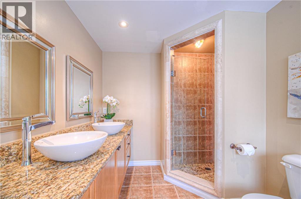 152 Lena Crescent, Cambridge, ON - Indoor Photo Showing Bathroom