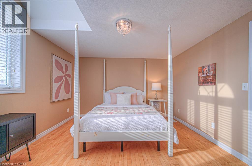 152 Lena Crescent, Cambridge, ON - Indoor Photo Showing Bedroom