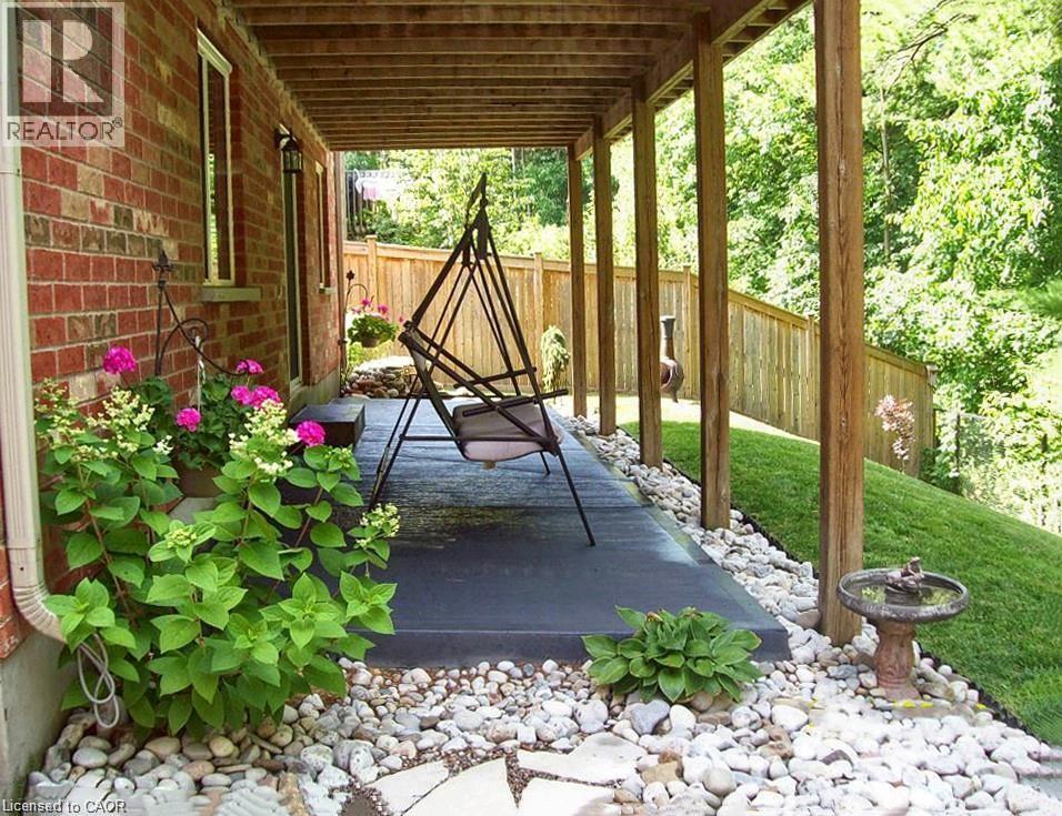 152 Lena Crescent, Cambridge, ON - Outdoor With Deck Patio Veranda