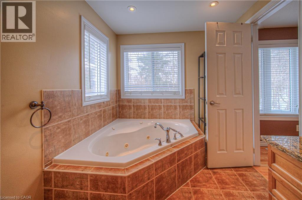 152 Lena Crescent, Cambridge, ON - Indoor Photo Showing Bathroom