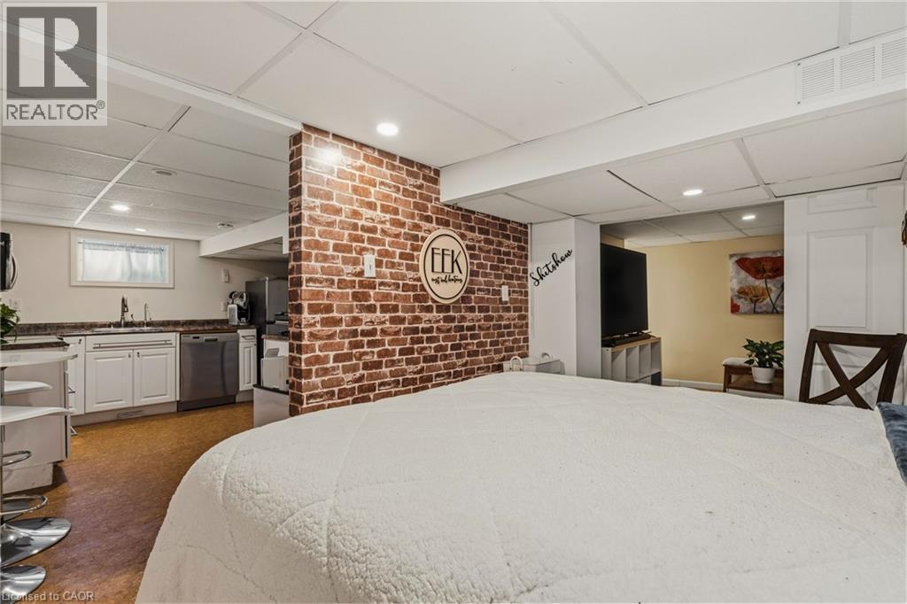 Bedroom #2 - Basement - 56 Tolton Avenue, Hamilton, ON - Indoor Photo Showing Bedroom