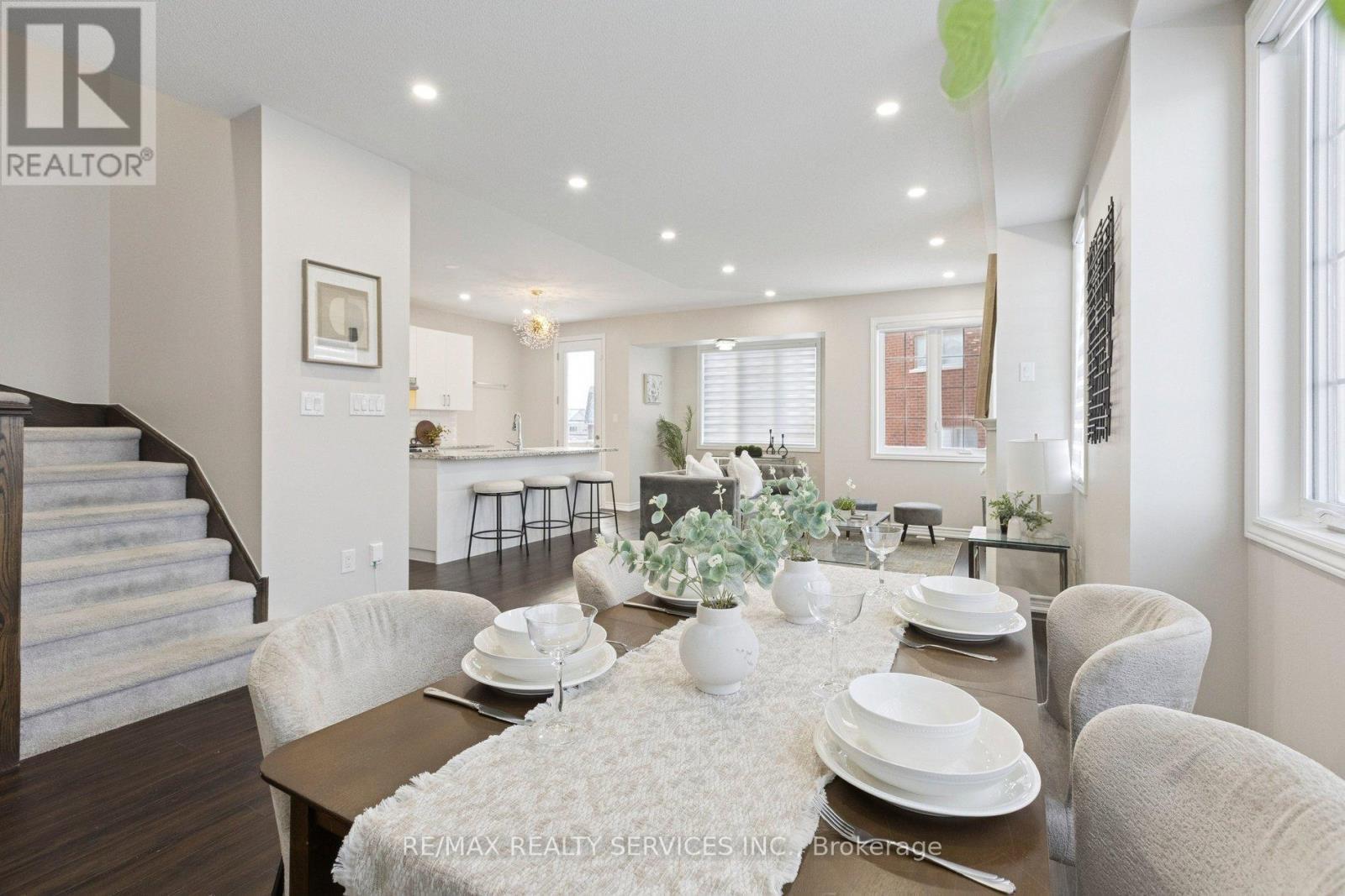 47 Dass Drive E, Centre Wellington, ON - Indoor Photo Showing Other Room