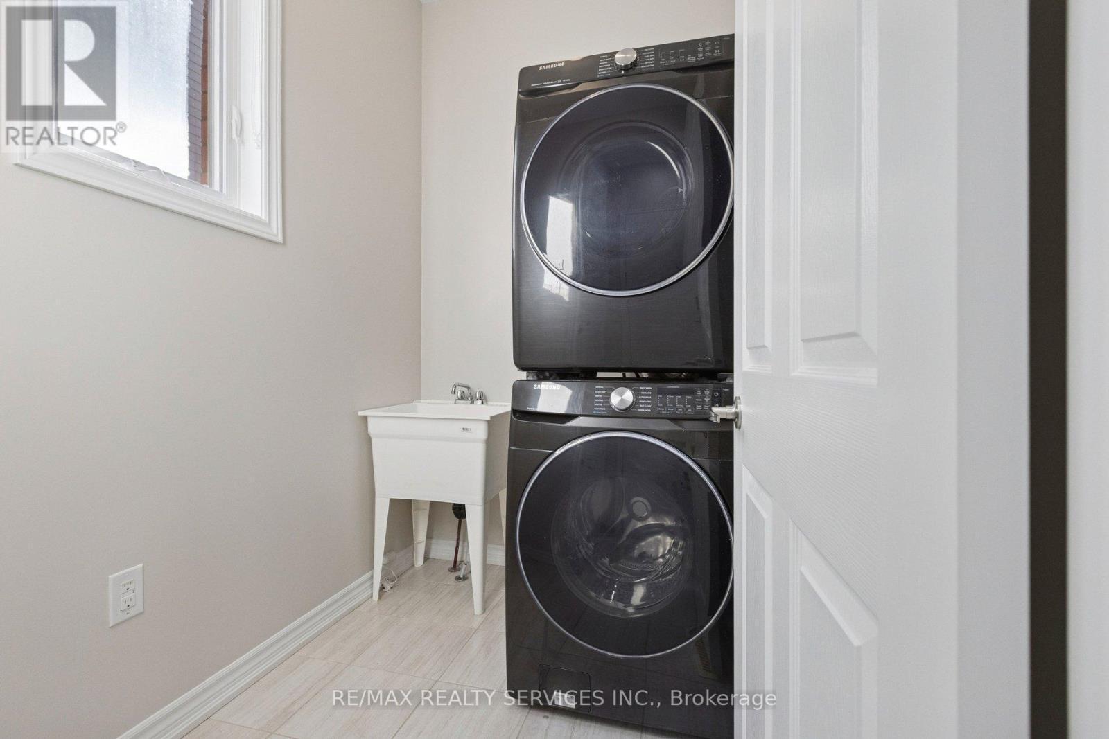47 Dass Drive E, Centre Wellington, ON - Indoor Photo Showing Laundry Room