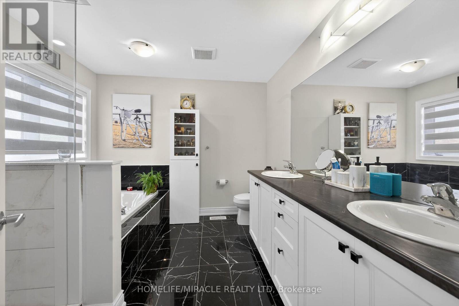 12 Rainbow Drive, Haldimand, ON - Indoor Photo Showing Bathroom