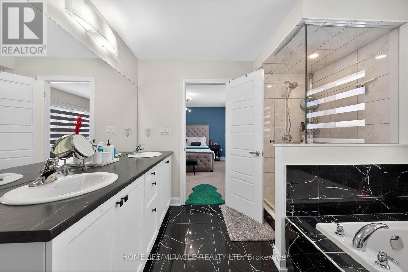 12 Rainbow Drive, Haldimand, ON - Indoor Photo Showing Bathroom