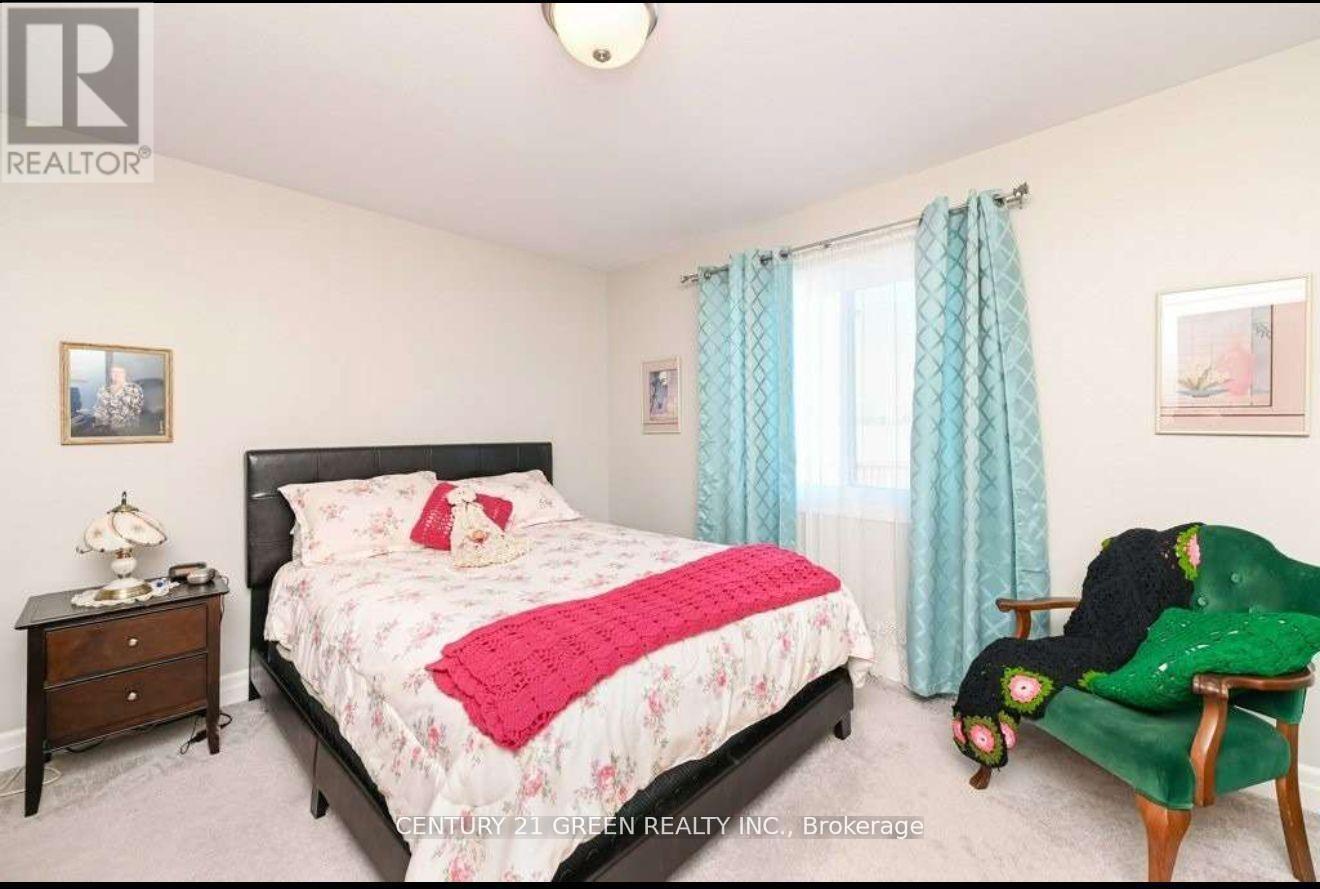 100 Spruce Gardens Court, Belleville, ON - Indoor Photo Showing Bedroom